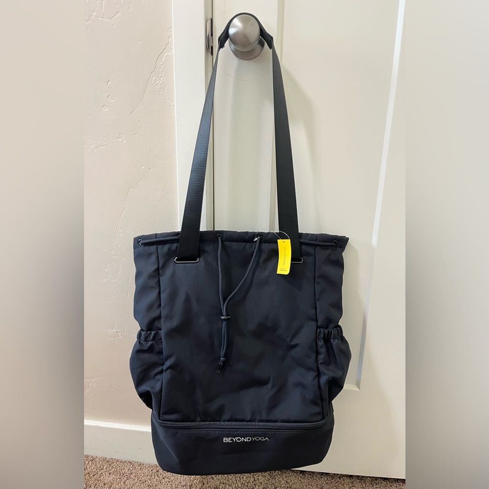 Beyond Yoga Large Black Convertible Backpack Gym Bag NWT